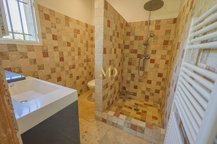 Image No.24-4 Bed House for sale