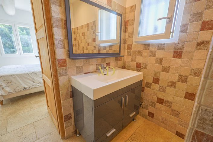 Image No.25-4 Bed House for sale