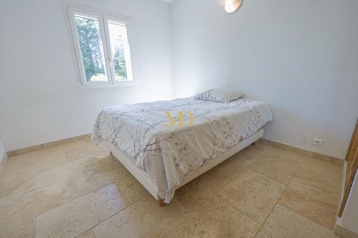 Image No.26-4 Bed House for sale