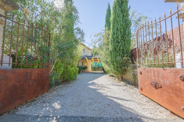 Image No.27-4 Bed House for sale