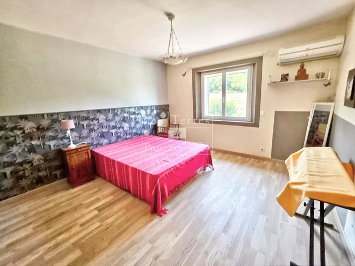 Image No.16-5 Bed House for sale