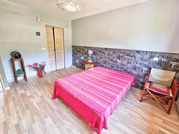Image No.17-5 Bed House for sale