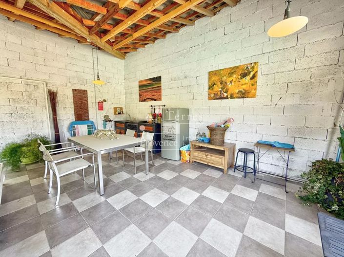 Image No.31-5 Bed House for sale