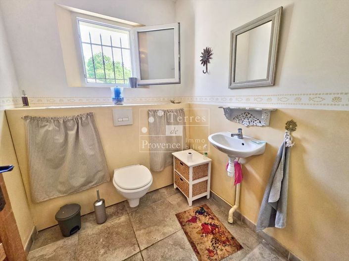 Image No.8-5 Bed House for sale