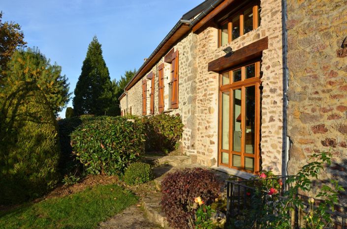 Image No.5-Maison de 10 chambres à vendre à Saint-Martin-du-Puy
