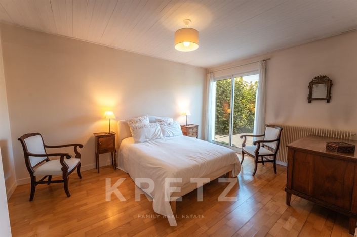 Image No.15-6 Bed House for sale