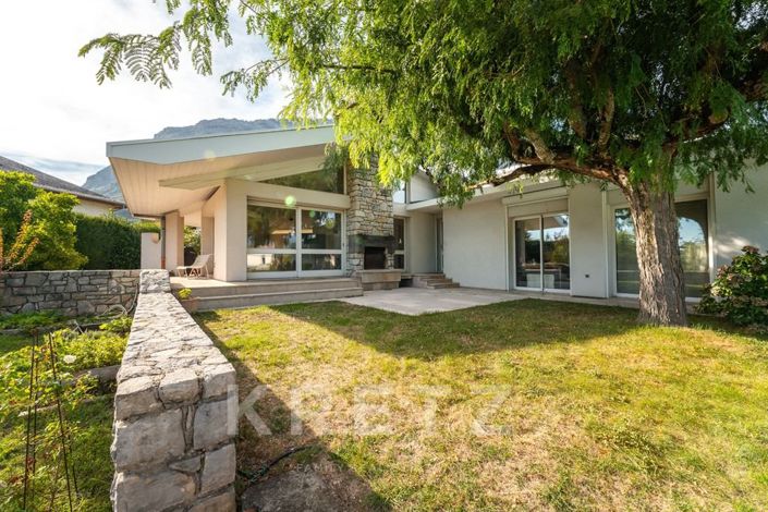Image No.2-6 Bed House for sale