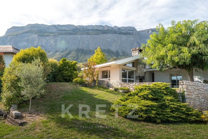 Image No.20-6 Bed House for sale