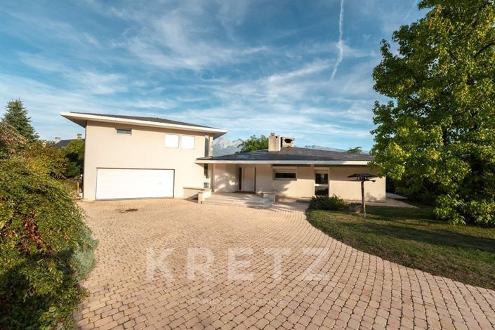 Image No.7-6 Bed House for sale