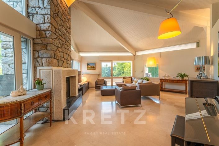 Image No.9-6 Bed House for sale