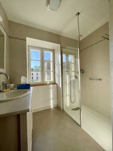 Image No.17-3 Bed House for sale