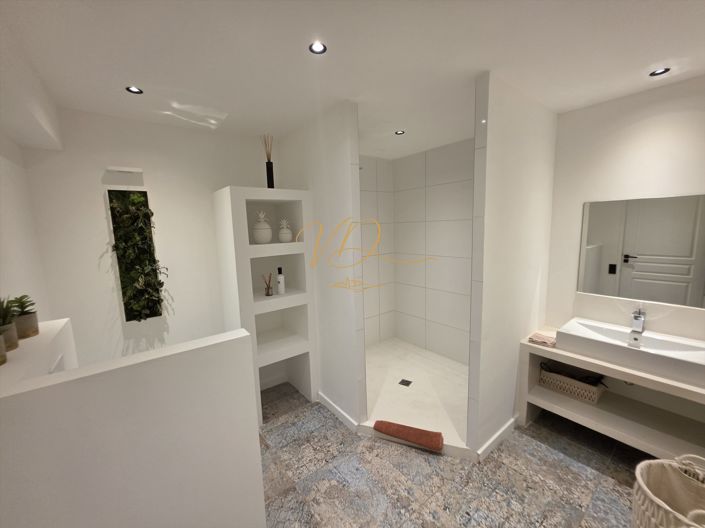 Image No.15-4 Bed House for sale