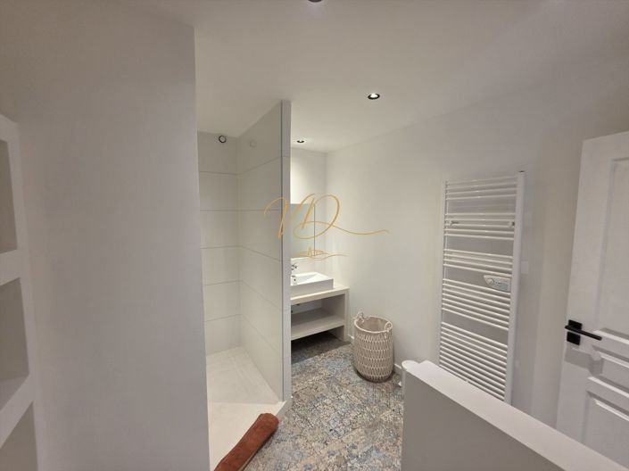 Image No.16-4 Bed House for sale