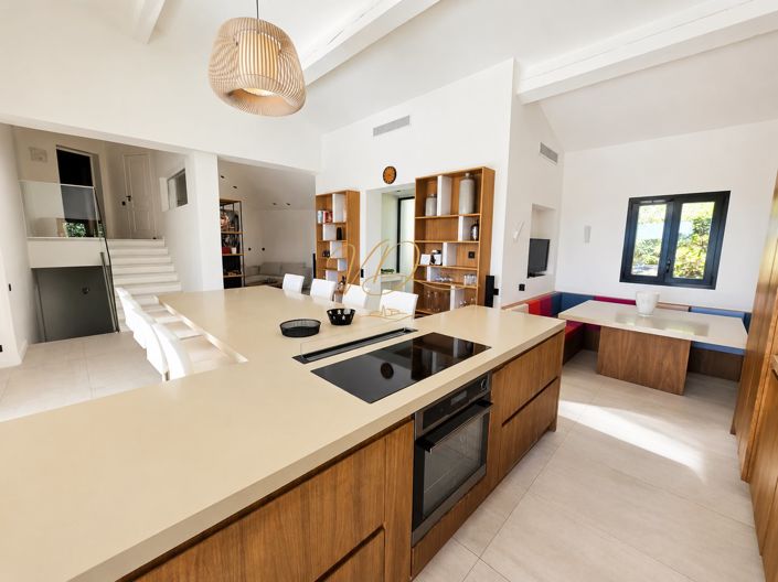 Image No.5-4 Bed House for sale