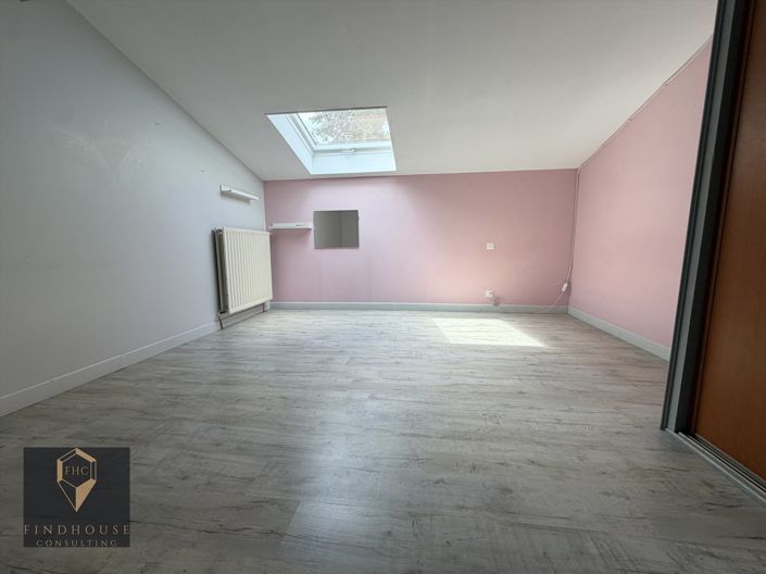 Image No.12-5 Bed House for sale