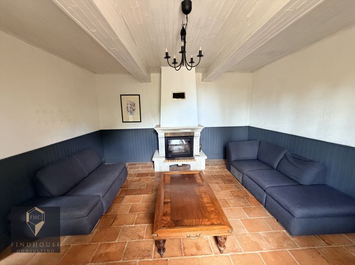 Image No.9-5 Bed House for sale