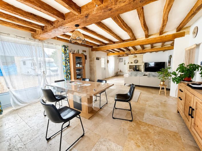 Image No.2-Maison de 1 chambre à vendre à Restigné