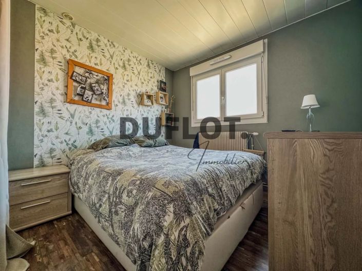 Image No.12-4 Bed House for sale