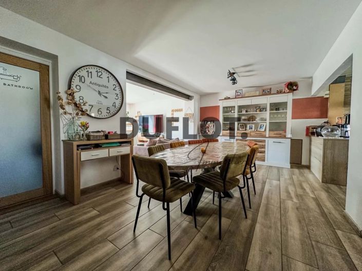 Image No.5-4 Bed House for sale