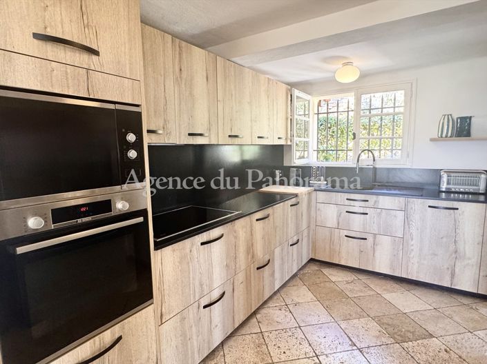 Image No.8-4 Bed House for sale