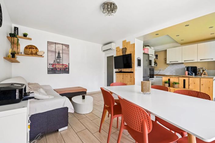 Image No.12-2 Bed Apartment for sale