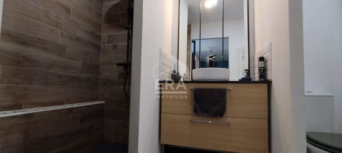 Image No.8-4 Bed House for sale