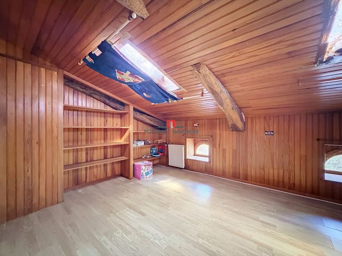 Image No.6-5 Bed House for sale