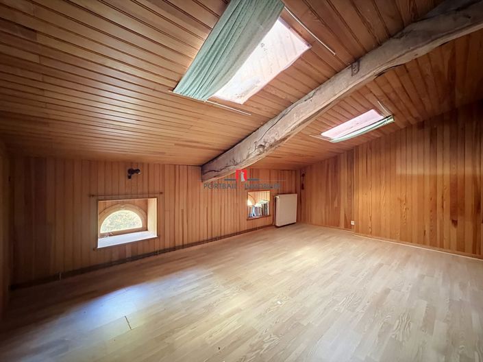 Image No.8-5 Bed House for sale