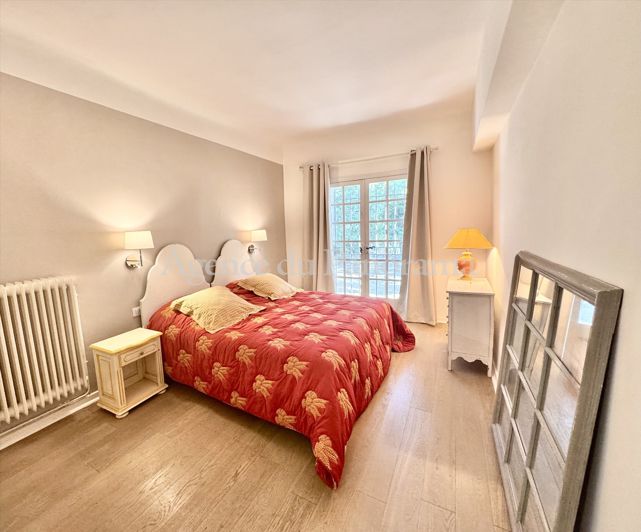 Image No.27-5 Bed House for sale