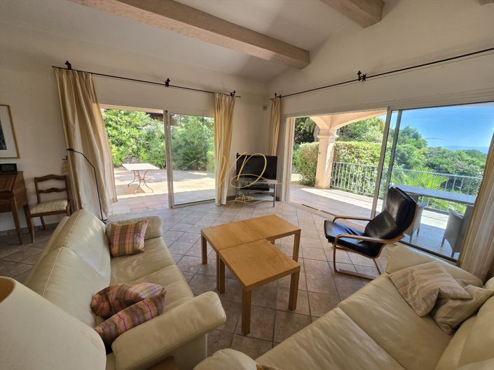 Image No.4-5 Bed House for sale