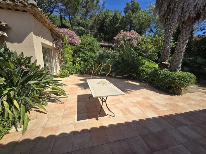 Image No.5-5 Bed House for sale
