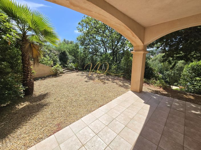 Image No.7-5 Bed House for sale