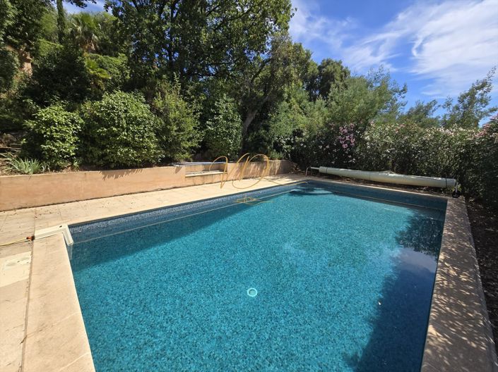 Image No.9-5 Bed House for sale