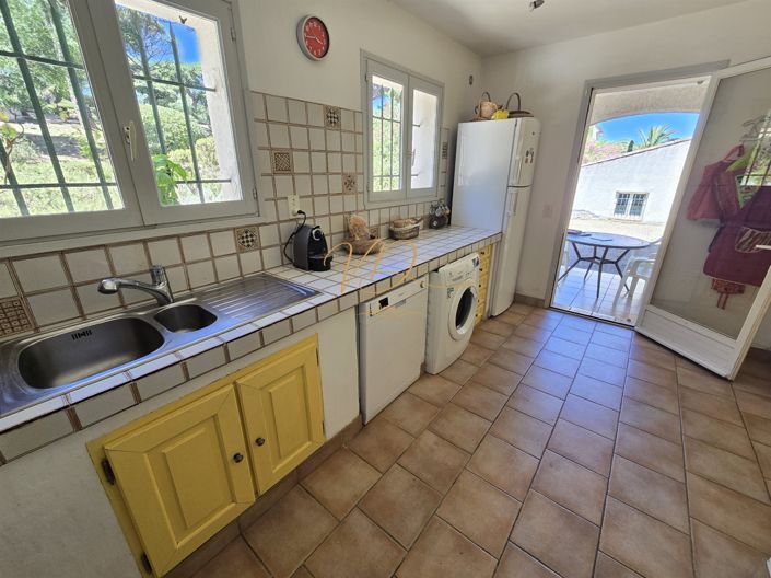 Image No.7-5 Bed House for sale