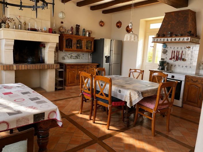 Image No.5-6 Bed House for sale