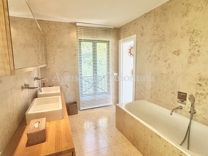 Image No.15-4 Bed House for sale
