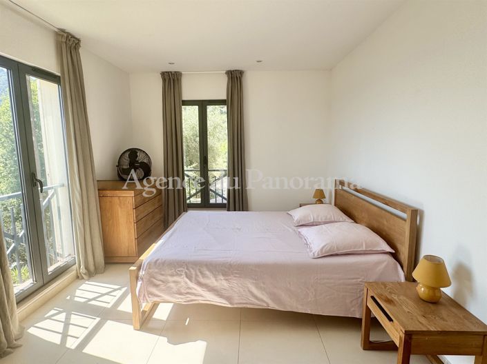 Image No.17-4 Bed House for sale