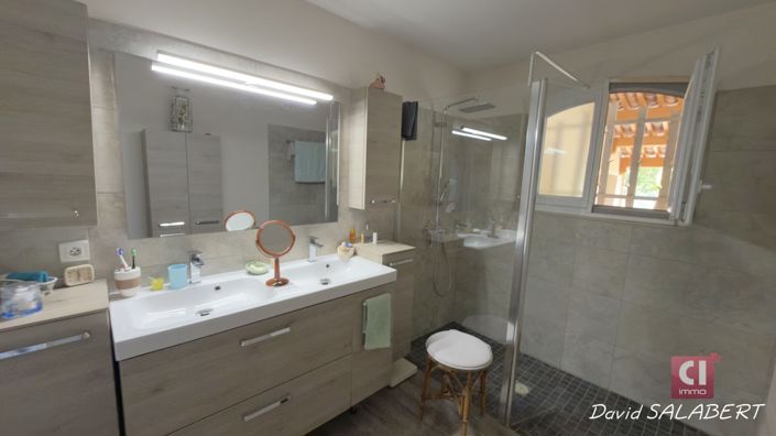 Image No.9-4 Bed House for sale