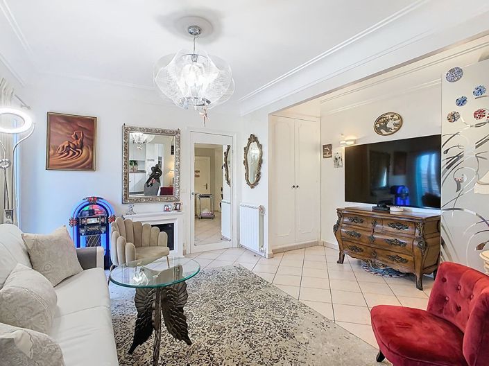 Image No.10-1 Bed Apartment for sale