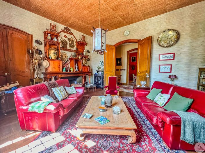 Image No.11-15 Bed Property for sale