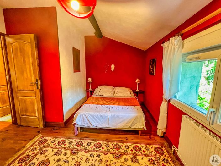 Image No.21-15 Bed Property for sale