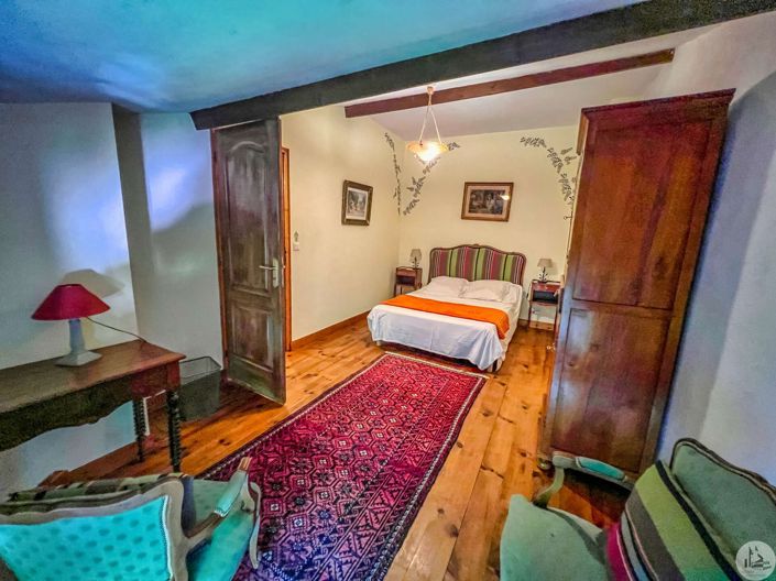 Image No.22-15 Bed Property for sale