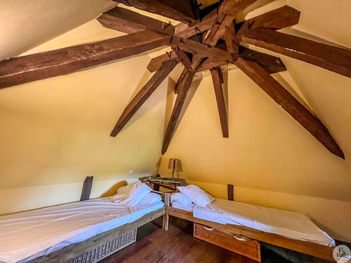Image No.25-15 Bed Property for sale