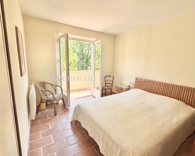 Image No.14-4 Bed House for sale