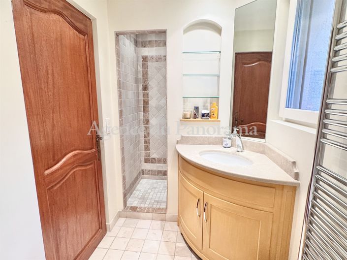 Image No.17-4 Bed House for sale