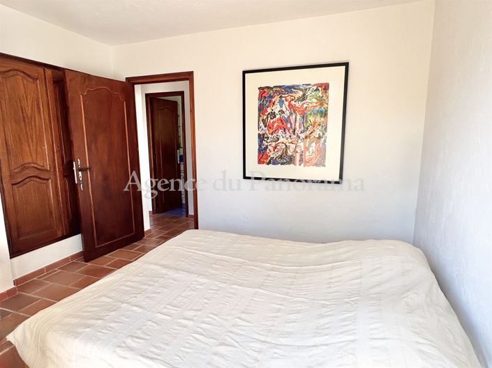Image No.20-4 Bed House for sale