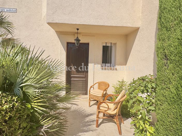 Image No.8-4 Bed House for sale