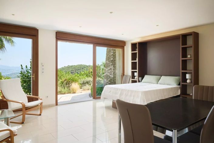 Image No.11-5 Bed House for sale