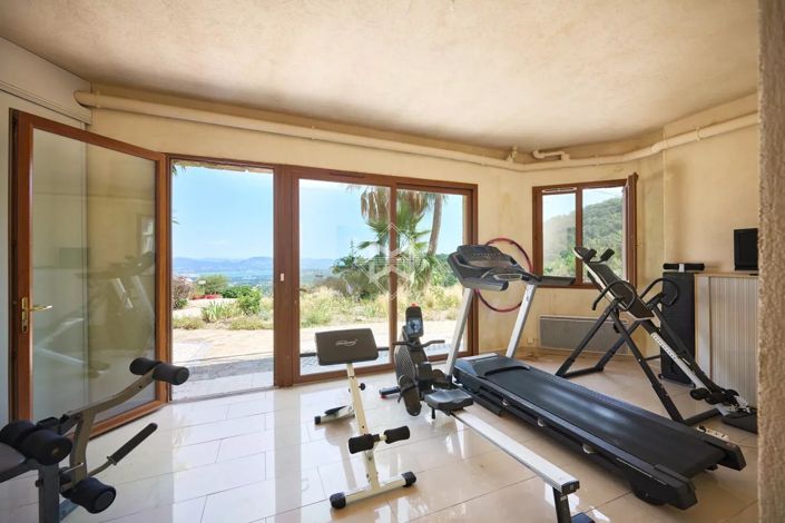 Image No.13-5 Bed House for sale