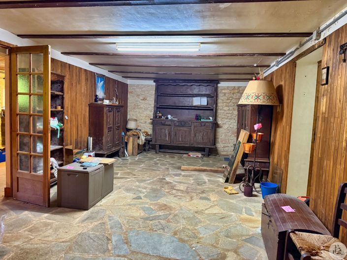 Image No.18-6 Bed House for sale